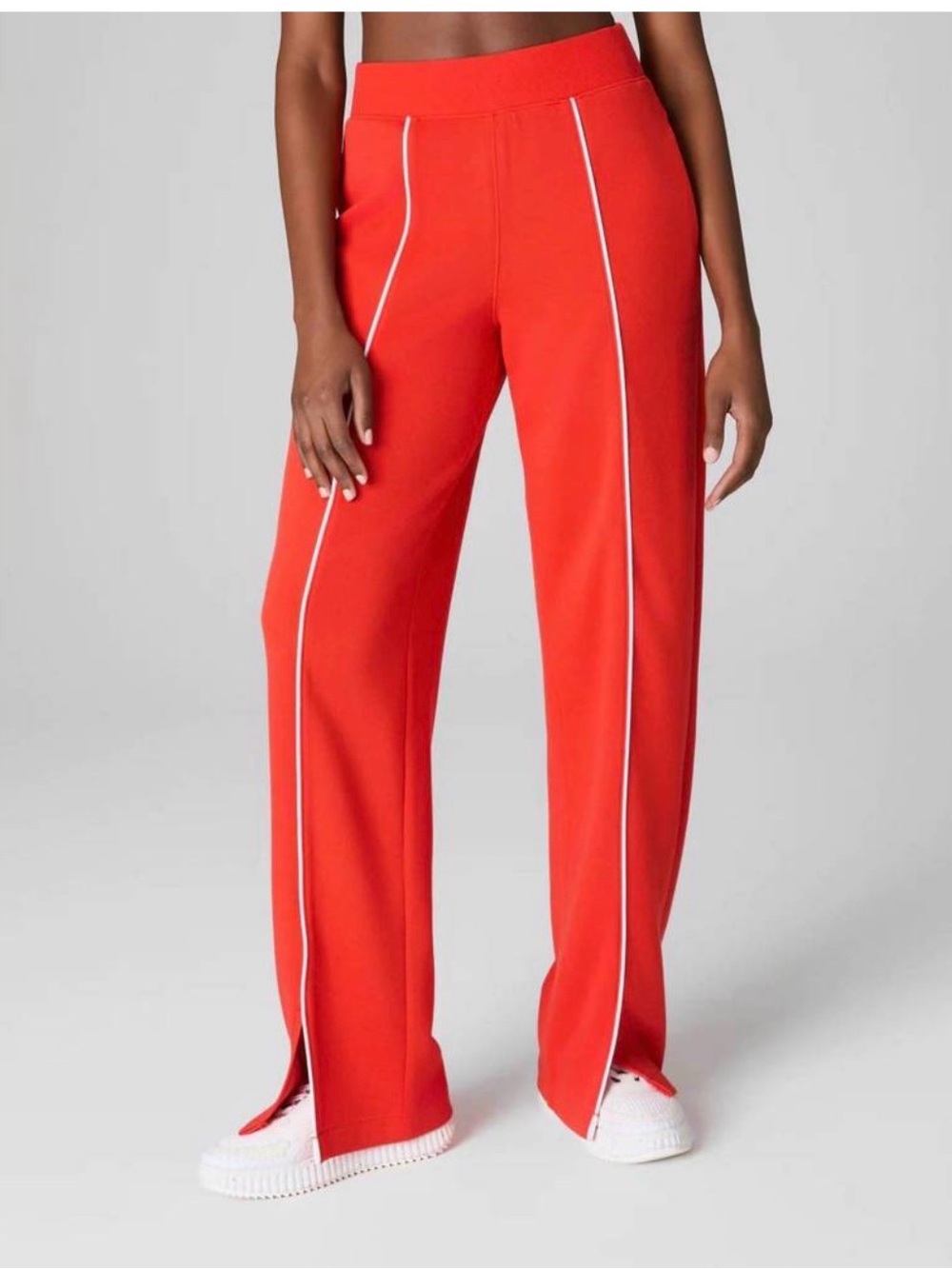 NEW SPANX Airessentials Pique
Straight Track Pants in Poppy size Medium